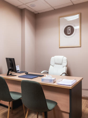 Sala de terapia del Centro de Psicología Carmen Breijo en Sada (A Coruña)